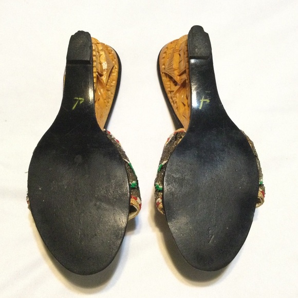 Beaded Mules with Carved Wood Pagoda Heel - Unique - Size 4 - Picture 10 of 10
